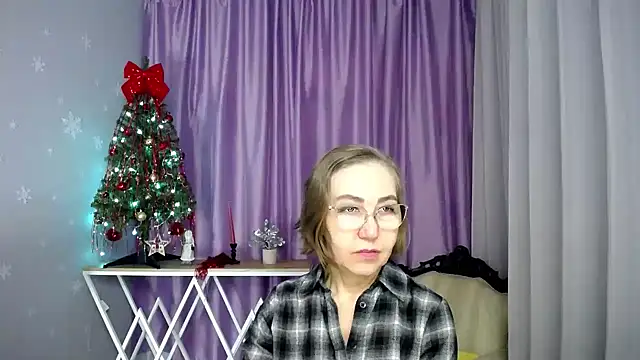 Snapshot of queen_a_n_i chatting on 02-25-26, 06:24 queen a n i online show from 02-25-26, 06:24