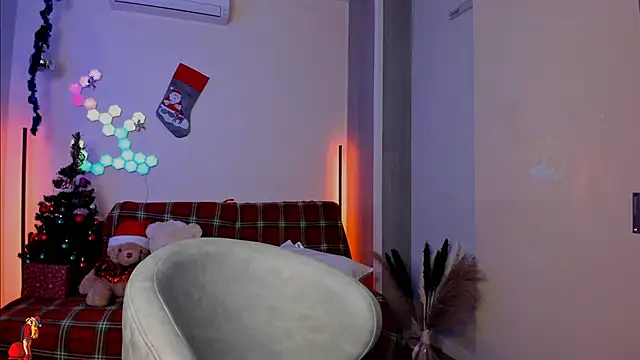 victorias world online show from 12-19-24, 04:24