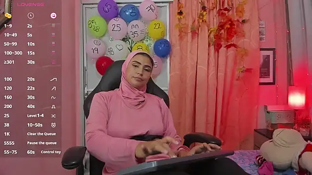 Snapshot of DarshaKhemu chatting on 03-15-25, 12:04 DarshaKhemu online show from 03-15-25, 12:04