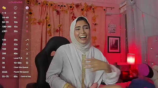 Snapshot of DarshaKhemu chatting on 03-18-25, 11:42 DarshaKhemu online show from 03-18-25, 11:42