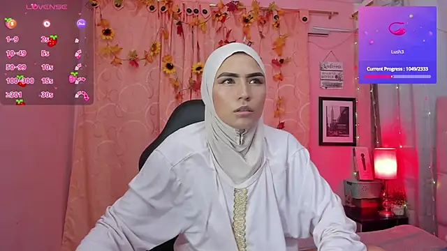 Snapshot of DarshaKhemu chatting on 03-10-25, 08:45 DarshaKhemu online show from 03-10-25, 08:45