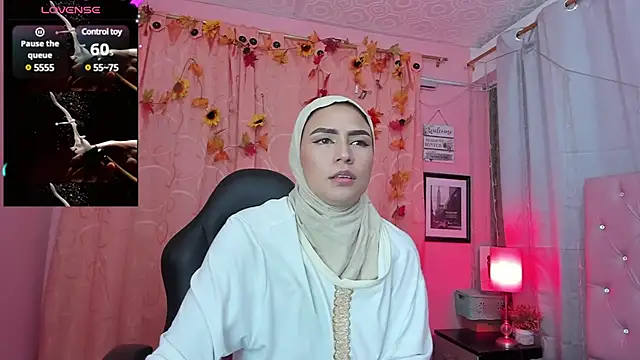 Snapshot of DarshaKhemu chatting on 02-03-25, 08:57 DarshaKhemu online show from 02-03-25, 08:57