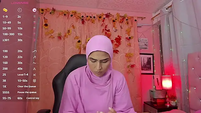 Snapshot of DarshaKhemu chatting on 03-12-25, 08:41 DarshaKhemu online show from 03-12-25, 08:41