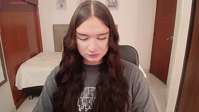 Miley Baker online show from 01-12-26, 06:36