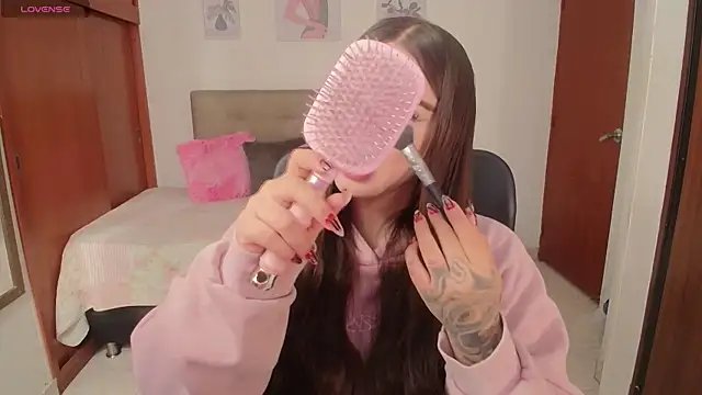 Miley Baker online show from 10-27-25, 04:19