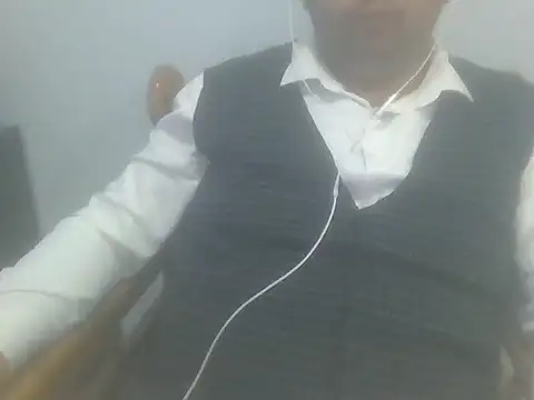 Snapshot of baygizemliadam chatting on 11-26-25, 08:20 baygizemliadam online show from 11-26-25, 08:20