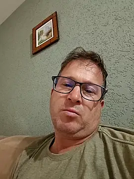 Snapshot of tavio1 chatting on 02-08-26, 12:41 tavio1 online show from 02-08-26, 12:41