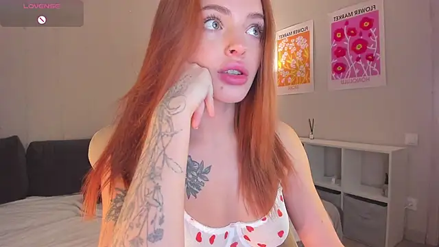 Snapshot of KylieStarrr chatting on 12-03-24, 03:15 KylieStarrr online show from 12-03-24, 03:15