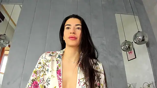 Naila18 online show from 02-13-25, 05:37