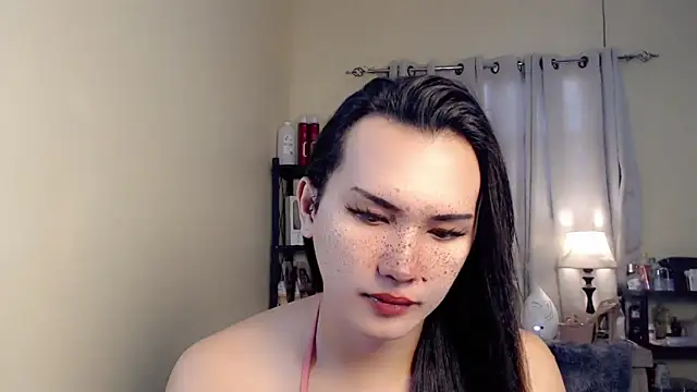 Snapshot of beatrice_21 chatting on 10-07-25, 02:23 beatrice 21 online show from 10-07-25, 02:23