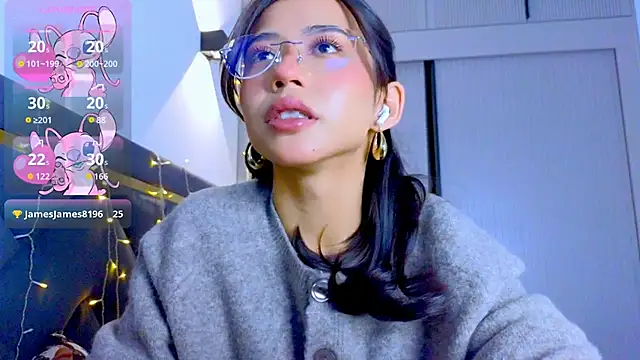 Mia Tin online show from 12-18-25, 04:33