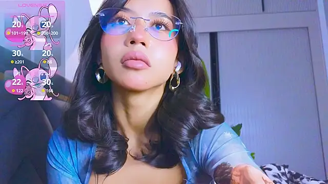 Mia Tin online show from 11-27-25, 04:18