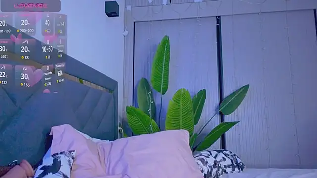 Snapshot of Mia_Tin chatting on 01-31-26, 07:12 Mia Tin online show from 01-31-26, 07:12