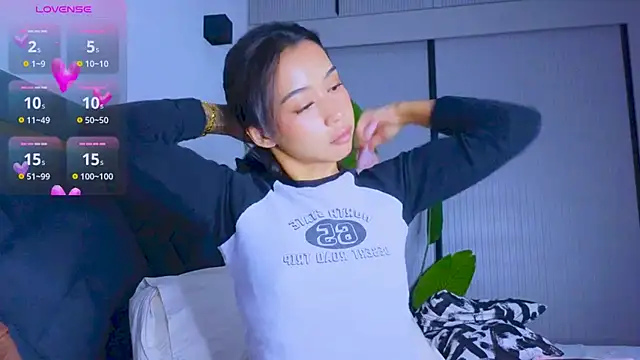 Mia Tin online show from 09-17-25, 02:41