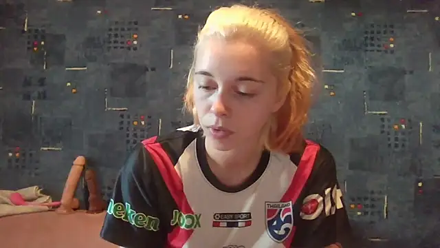 Snapshot of virginriverofficial chatting on 06-15-26, 06:13 virginriverofficial online show from 06-15-26, 06:13