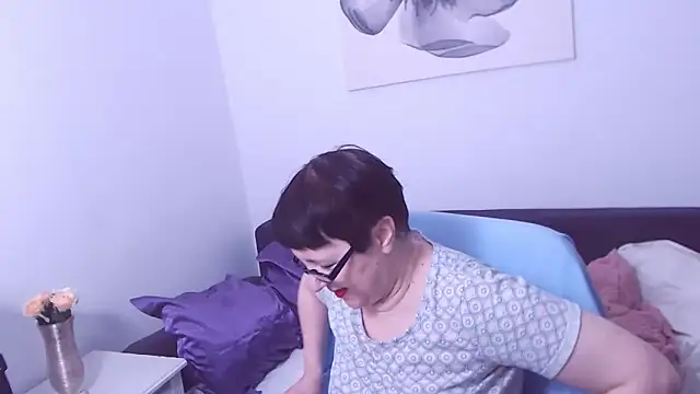 ChristaRose online show from 11-05-25, 11:08