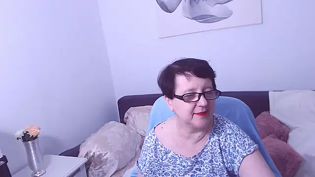 ChristaRose online show from 10-18-25, 11:18