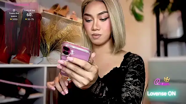 Local Hoelyx online show from 04-21-26, 11:06