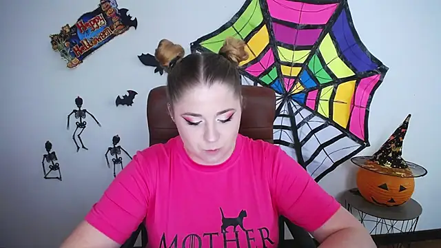 JessikaDaniel online show from 10-28-25, 07:18