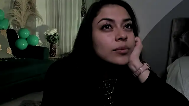 Nicolle W online show from 03-18-25, 12:06