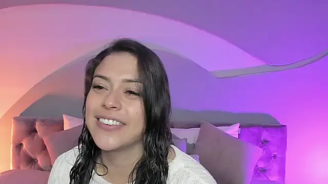 Nicolle W online show from 03-21-25, 12:06