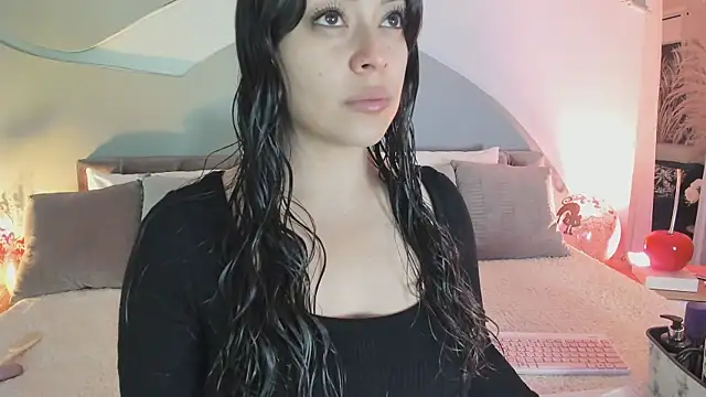 Nicolle W online show from 10-22-25, 11:42