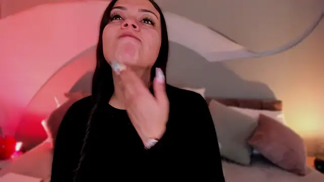 Nicolle W online show from 02-05-26, 12:01