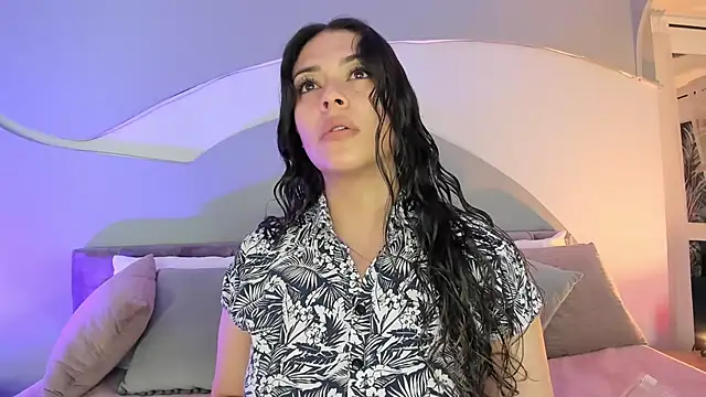 Nicolle W online show from 09-21-25, 02:39