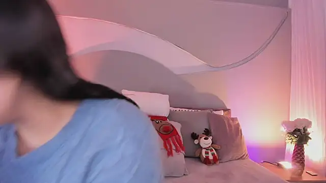 Nicolle W online show from 12-05-25, 11:53