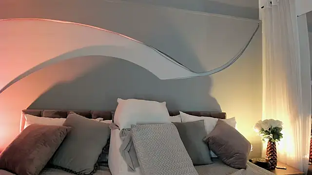 Nicolle W online show from 02-10-26, 11:42