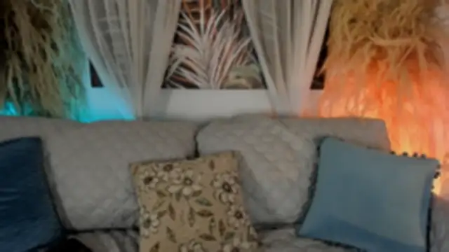 Snapshot of Nicolle_W chatting on 05-28-26, 11:38 Nicolle W online show from 05-28-26, 11:38