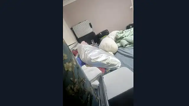 AmateurGuy23 online show from 12-31-24, 03:31