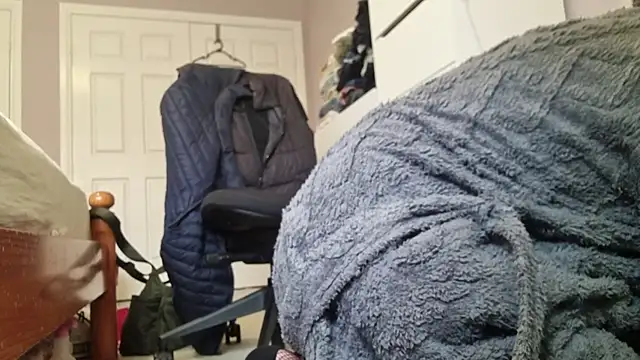 AmateurGuy23 online show from 10-27-25, 04:24