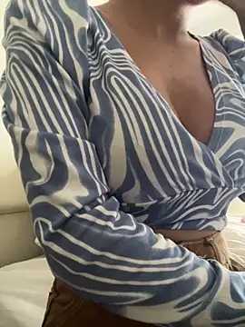 Snapshot of DulceMya6 chatting on 05-25-26, 12:15 DulceMya6 online show from 05-25-26, 12:15