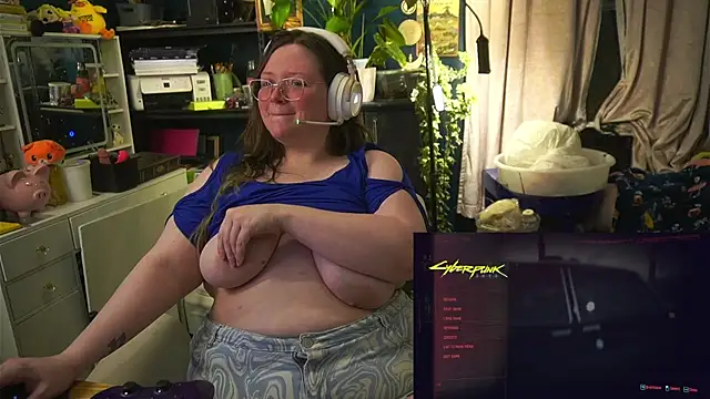 Snapshot of Geeky_Kitten chatting on 10-09-25, 10:16 Geeky Kitten online show from 10-09-25, 10:16
