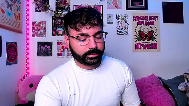 Snapshot of johnnyalx chatting on 02-07-26, 07:11 johnnyalx online show from 02-07-26, 07:11