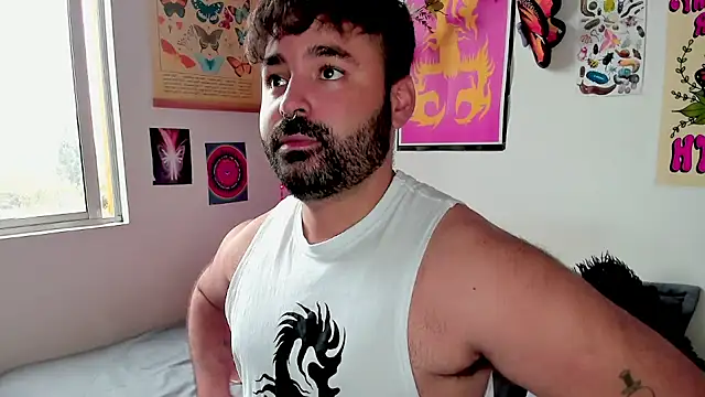 Snapshot of johnnyalx chatting on 10-25-25, 03:56 johnnyalx online show from 10-25-25, 03:56