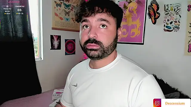 Snapshot of johnnyalx chatting on 11-16-25, 08:02 johnnyalx online show from 11-16-25, 08:02