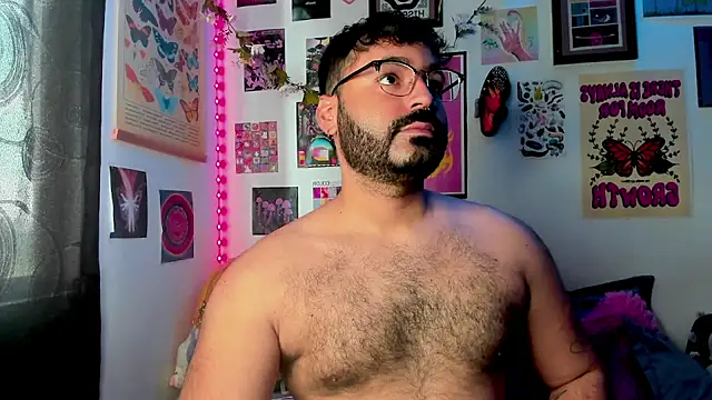 Snapshot of johnnyalx chatting on 12-15-25, 05:30 johnnyalx online show from 12-15-25, 05:30