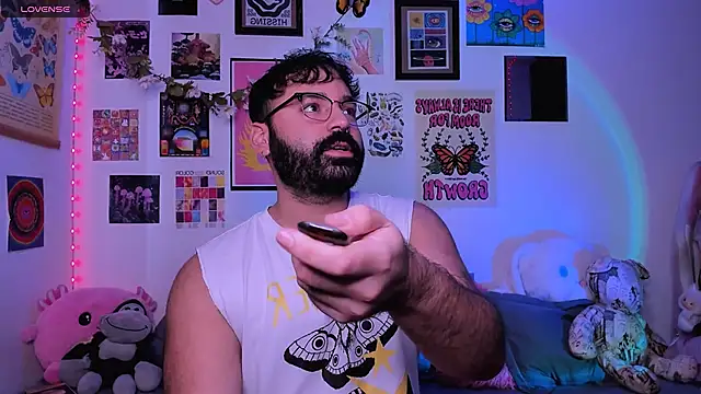 Snapshot of johnnyalx chatting on 02-15-26, 06:07 johnnyalx online show from 02-15-26, 06:07