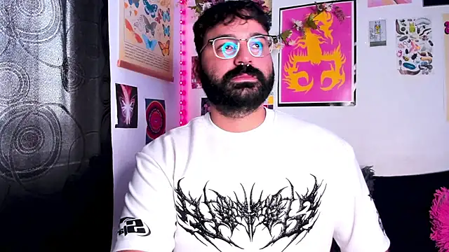 Snapshot of johnnyalx chatting on 02-05-26, 07:21 johnnyalx online show from 02-05-26, 07:21