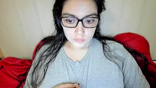 Snapshot of roniewester chatting on 07-21-26, 12:13 roniewester online show from 07-21-26, 12:13