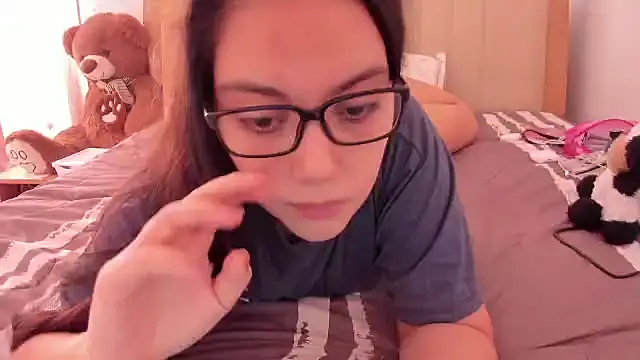 Snapshot of roniewester chatting on 06-24-26, 03:54 roniewester online show from 06-24-26, 03:54