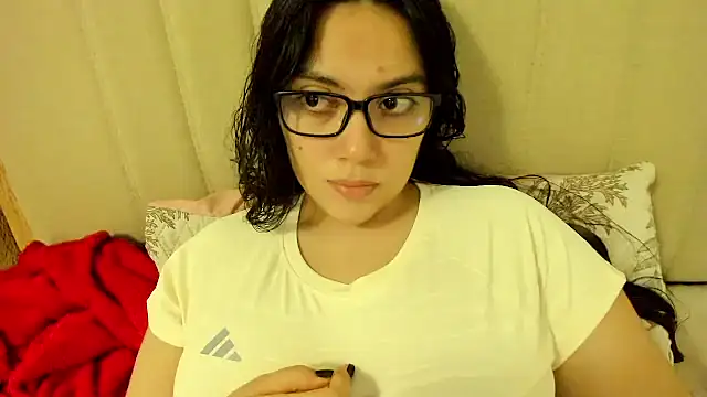 Snapshot of roniewester chatting on 07-05-26, 11:55 roniewester online show from 07-05-26, 11:55