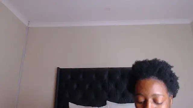 Sexynaughty Gal online show from 03-23-25, 12:36