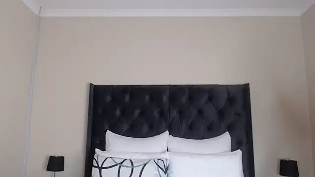 Sexynaughty Gal online show from 03-17-25, 11:02