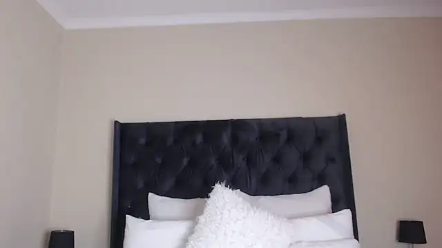 Sexynaughty Gal online show from 11-07-25, 12:48