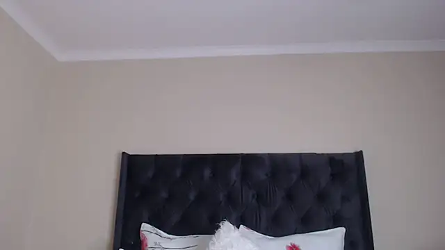 Sexynaughty Gal online show from 02-19-26, 09:56