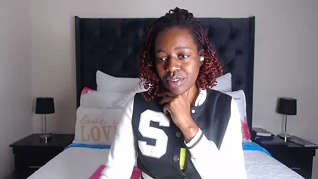 Sexynaughty Gal online show from 11-18-25, 09:40