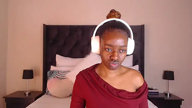 Snapshot of Sexynaughty_Gal chatting on 08-02-26, 02:15 Sexynaughty Gal online show from 08-02-26, 02:15